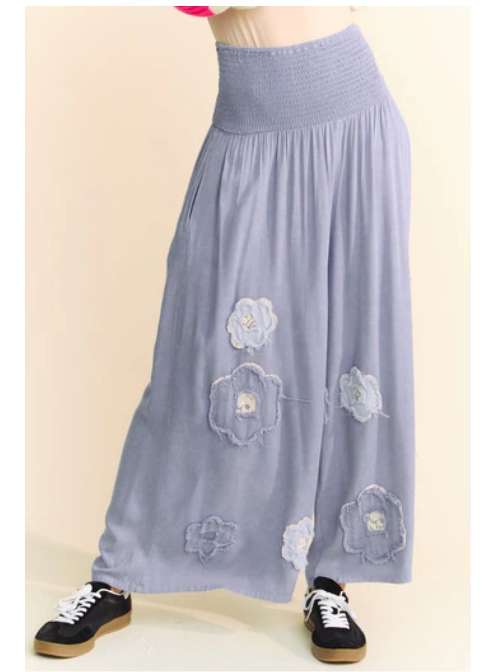 BB41. NWT DAVI & DANI Light Blue Wide-Leg Smocked Pants with Floral Appliqués